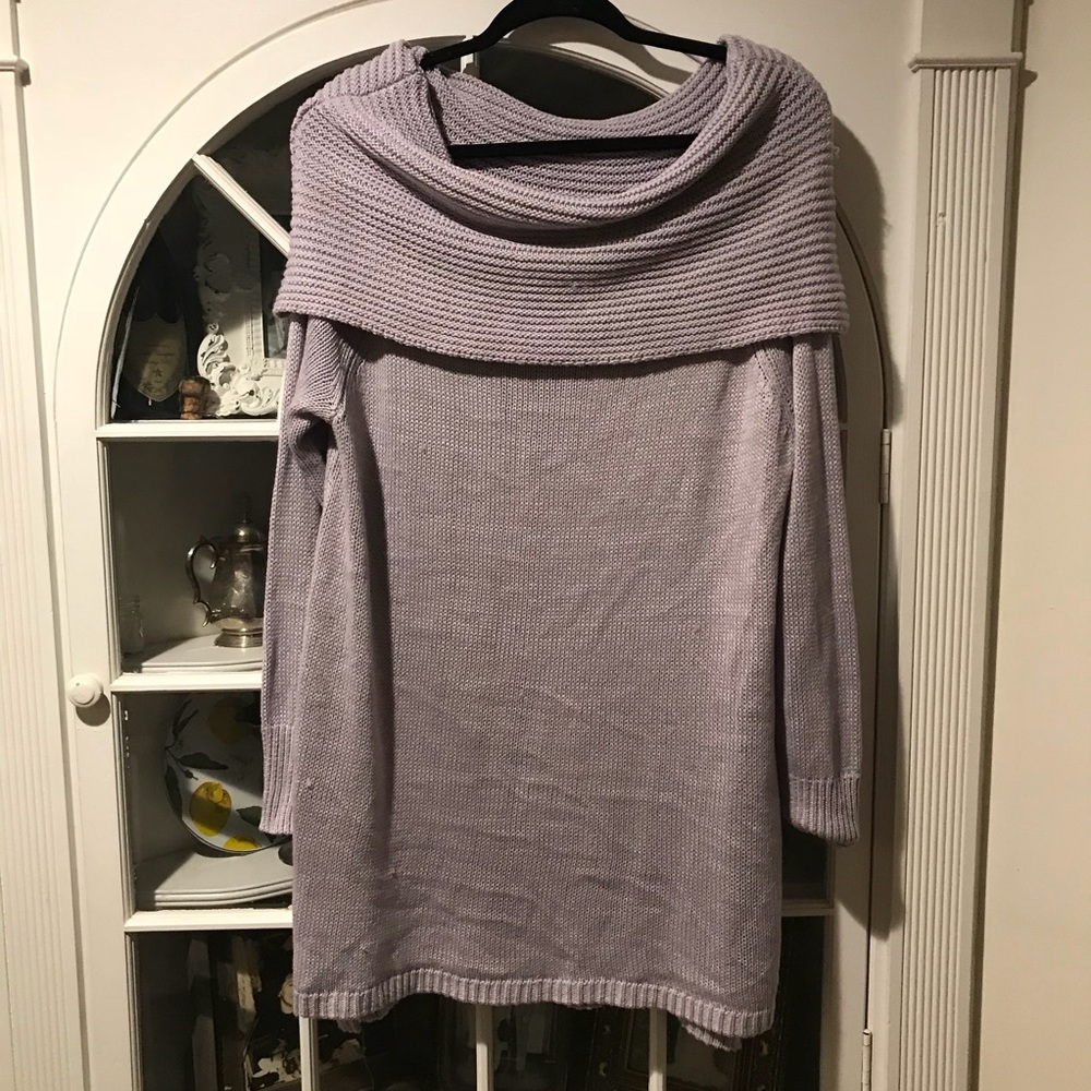 LIGHTLY WORN JustFab Sweater!